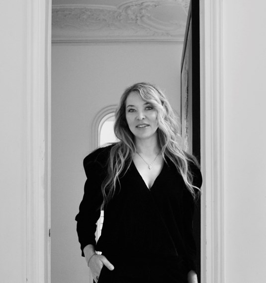 AV Modern & Contemporary