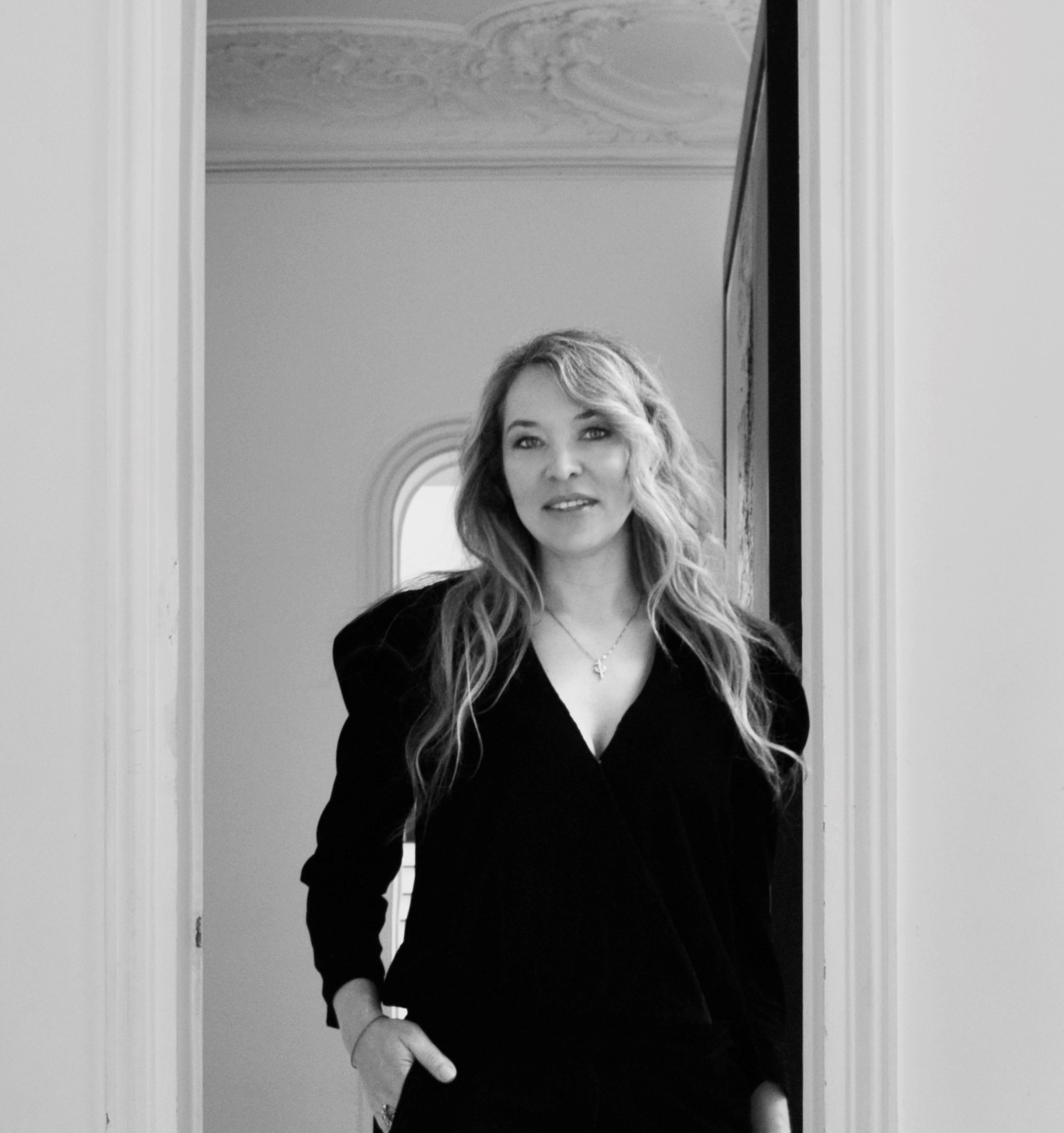 AV Modern & Contemporary