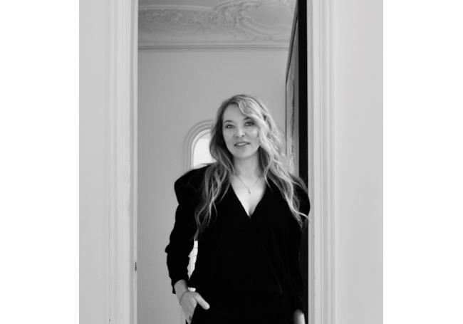 AV Modern & Contemporary