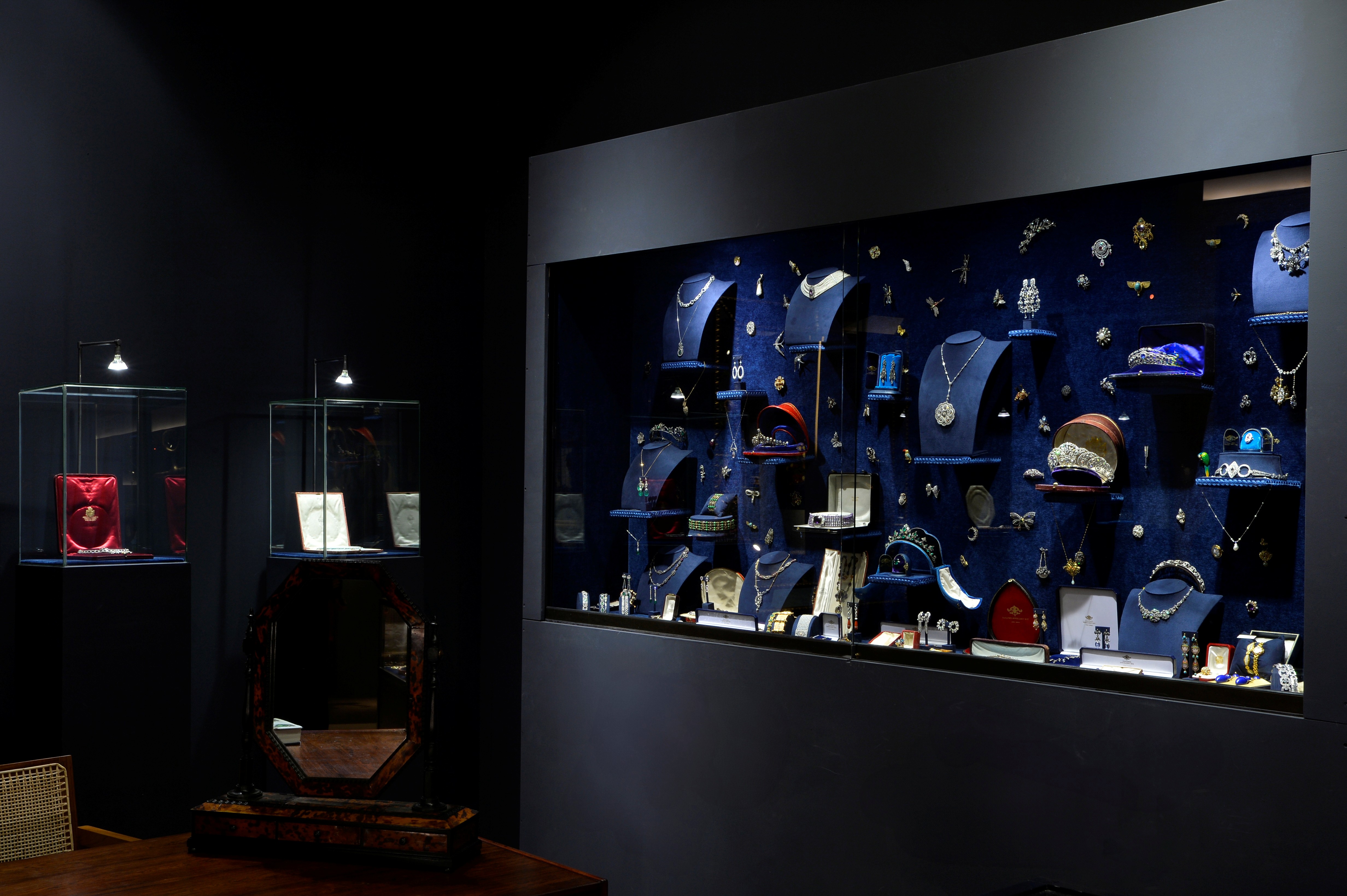 dealers_image